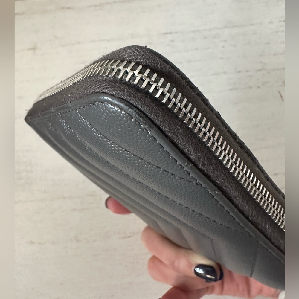 Saint Laurent Matelasse Chevron Monogram zipped wallet - Picture 8 of 10
